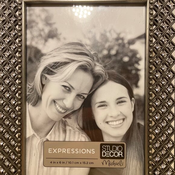 Beaded Bronze Metal Picture Frame By Studio Decor For 4"x6" Photos - Picture 2 of 6